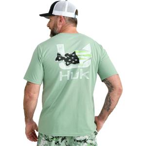 image:imageHUK  Mens Short Sleeve Performance Tee Fishing TShirt for MenFish Flag  Fog Green